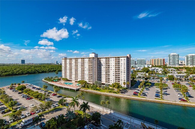Photo - 500 Bayview Dr Unit 1227