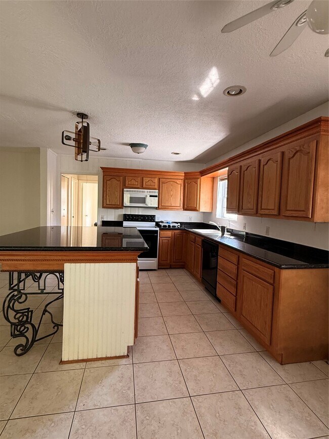 Photo - 5720 Parwill St