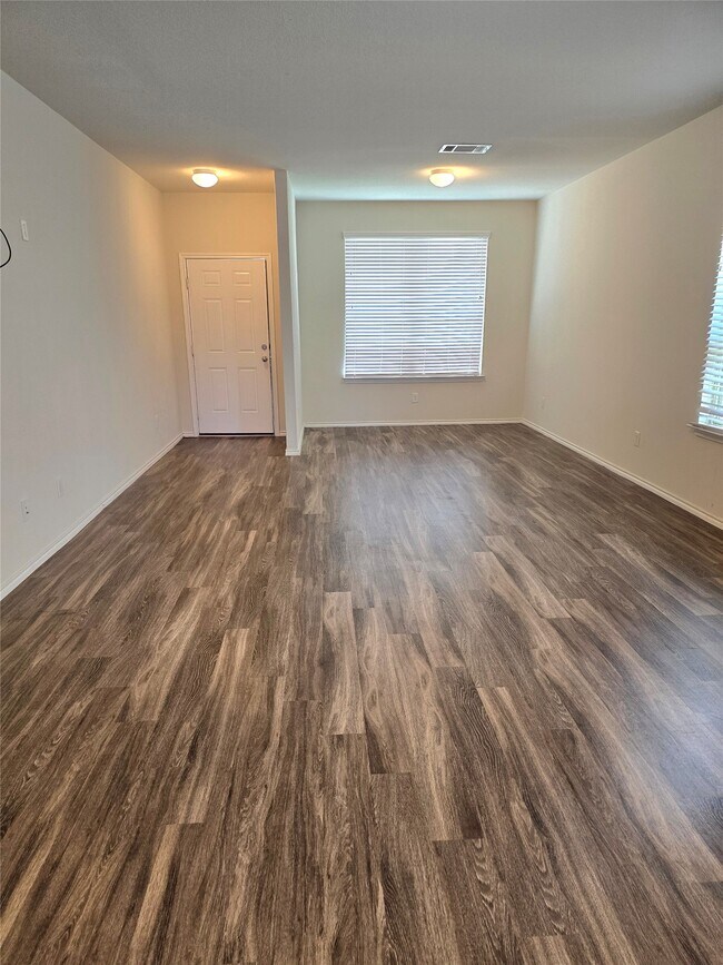 Photo - 2714 Summer Ln