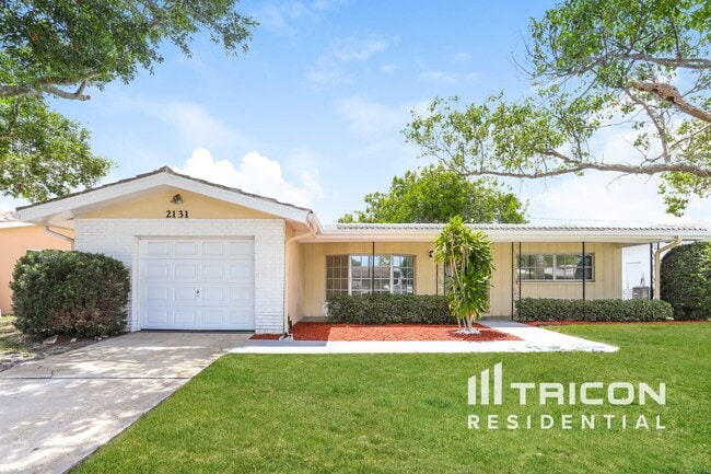Building Photo - 2131 Greenbriar Blvd Rental