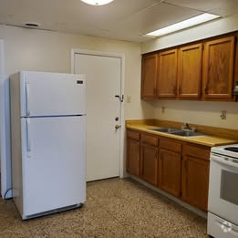 Building Photo - 898 Duss Ave Unit 10 Rental