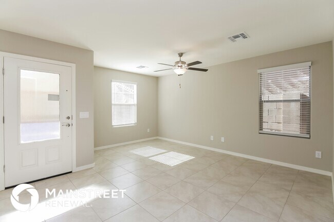 Photo - 3921 S 82nd Dr