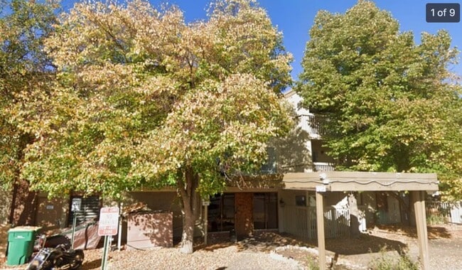 Building Photo - 1302 S Parker Rd