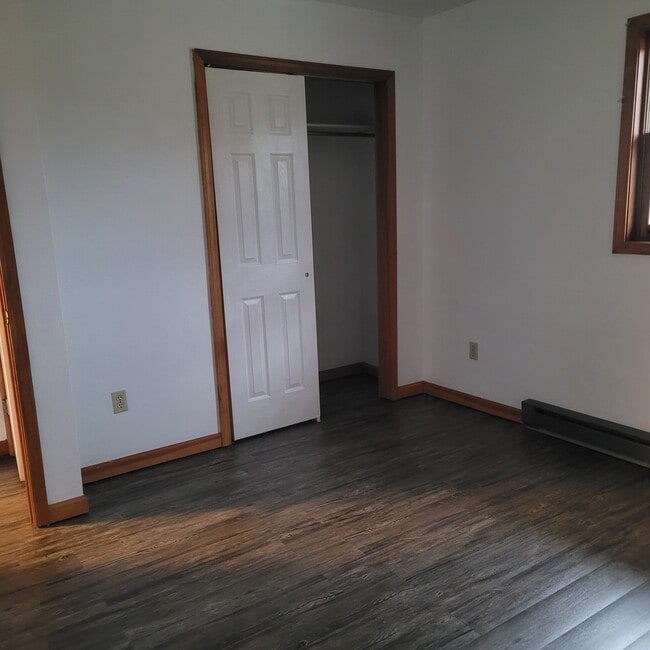 Building Photo - 203 Stafford Rd Unit Duplex