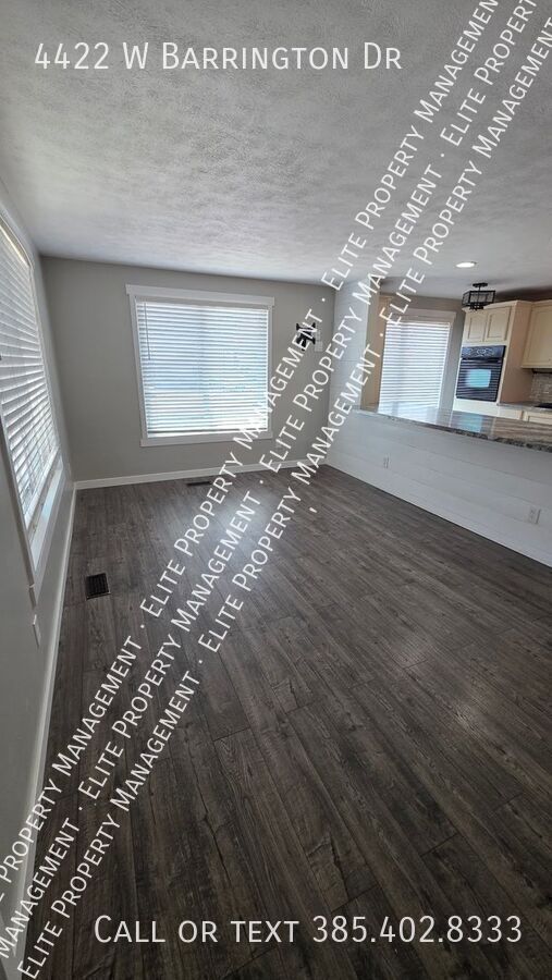 Photo - 4422 Barrington Dr