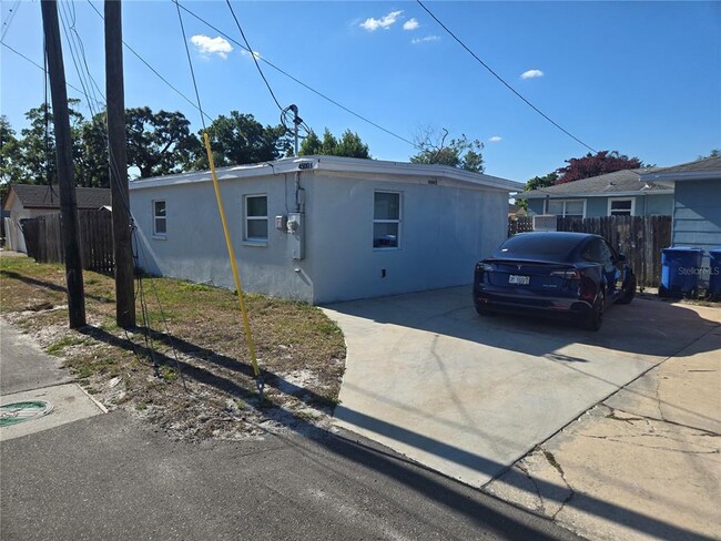 Building Photo - 4500 3rd Ave S