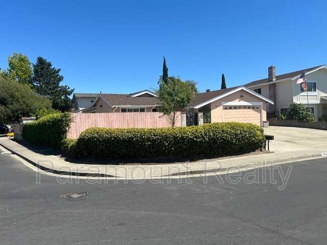 Photo - 974 Coral Dr