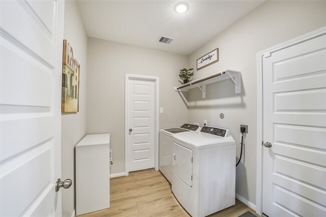 Photo - 31419 Elmgrove Knl Dr