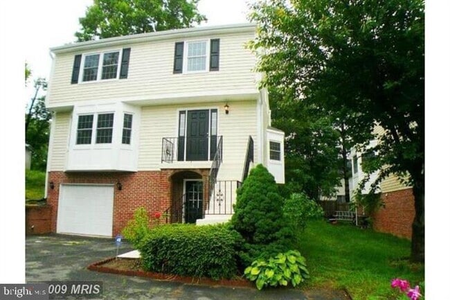 Building Photo - 1364 Dolley Madison Blvd Rental