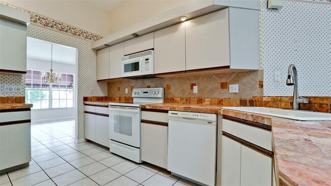 Photo - 407 68th Ave Dr W