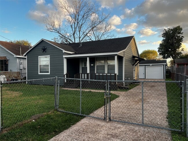 Building Photo - 230 Burress St