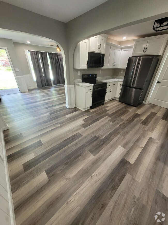 Building Photo - Beautiful 3bd/2ba home in Farmington