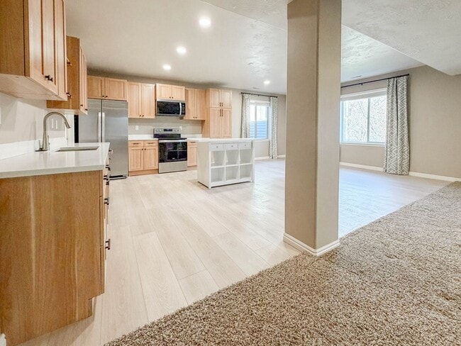 Photo - 963 Sage Ln