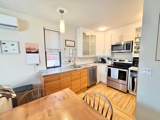 Photo - 2 BED - 1 BATH - OTTAWA - APARTMENT BUILDING Unit 1