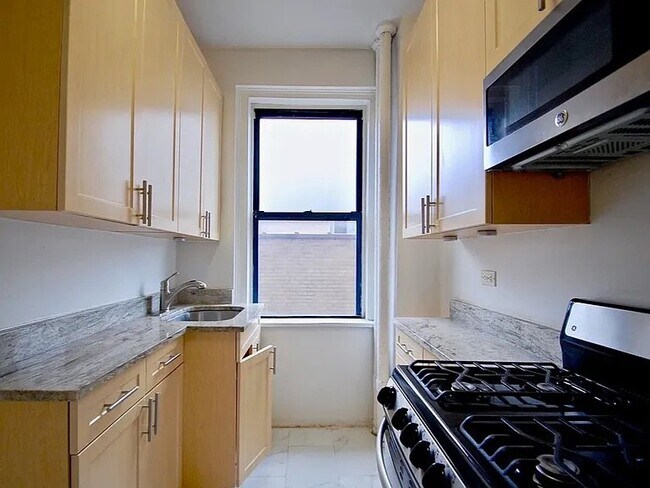 Photo - 639 W 173rd St Unidad apt4B