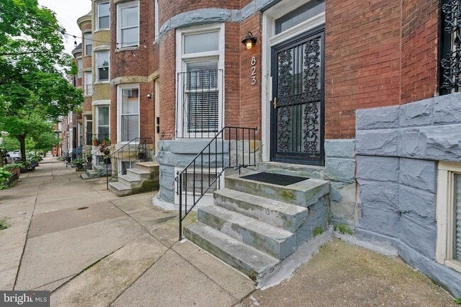 Building Photo - 823 Newington Ave Unit 1