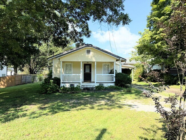Photo - 450 Bowdon St