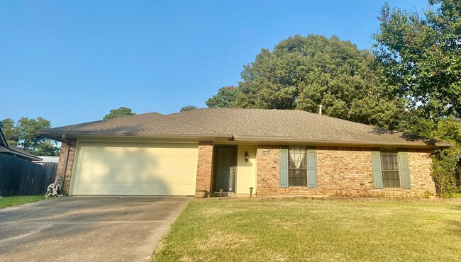 Building Photo - Haughton LA Dogwood Park Subdvn Home for Lease | $1,600/mo | 3 br 2 ba