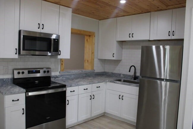 Photo - 1190 Patterson Rd