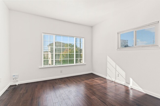 Photo - Fully Renovated 2-Bedroom in West Oakland McClymonds Neighborhood Unit 3