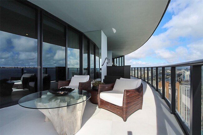 Photo - 18555 Collins Ave Unit 4605