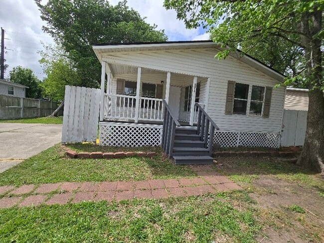 Building Photo - 5815 Dylan Dr