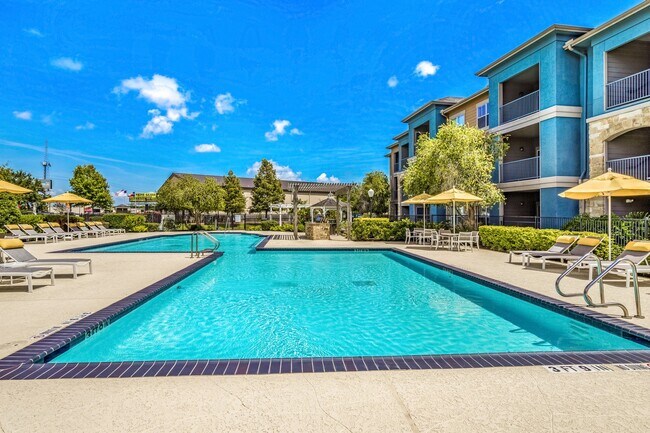 Emerson Park Apartment Homes For Rent in Webster, TX