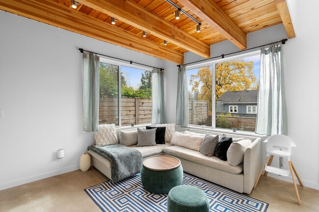 Photo - 3590 SW Patton Rd