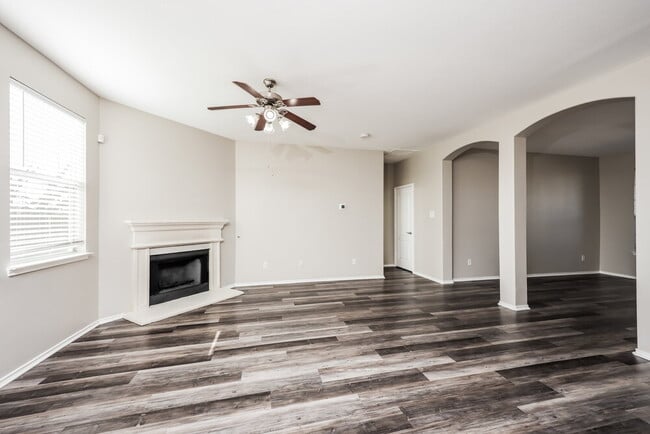 Photo - 2009 Chisolm Trl