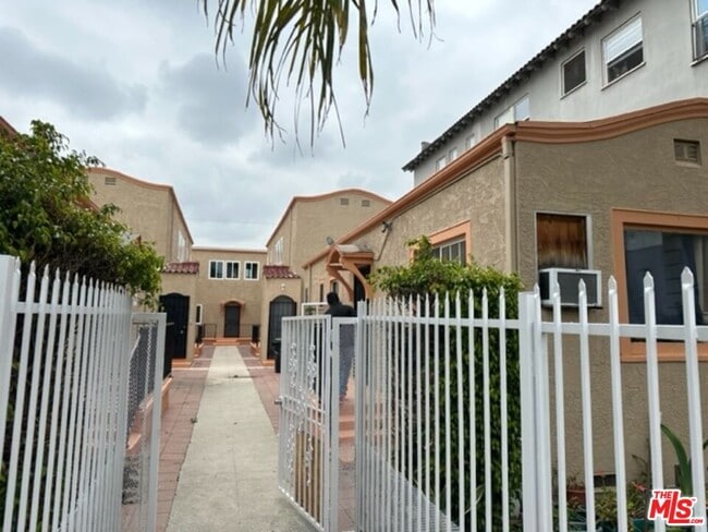 Photo - 836 S Catalina St Unit 1/2