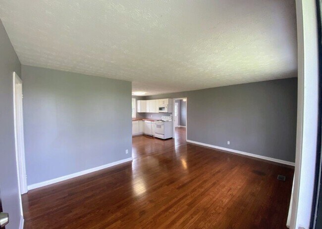 Photo - 218 Walcott Dr