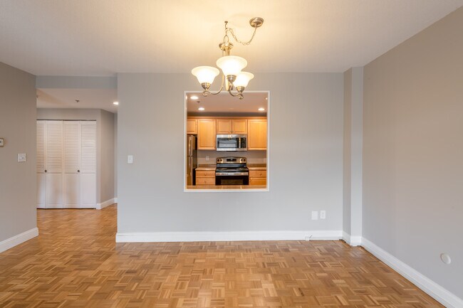 1BR, 1BA - 1,000SF
