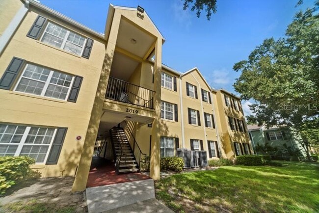 Building Photo - 2019 Dixie Belle Dr Unit 2019X Rental