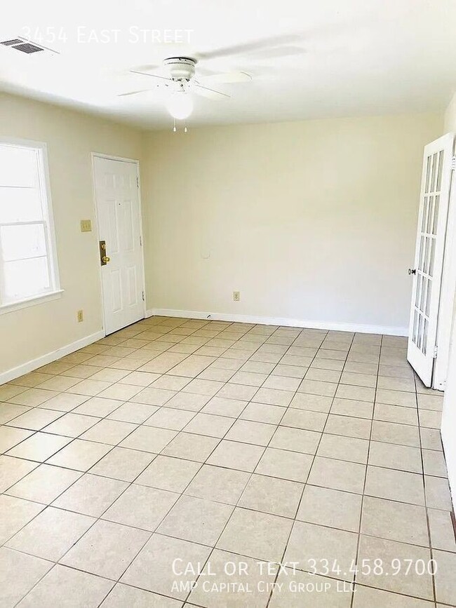 Photo - 3454 East St