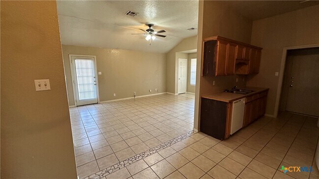 Building Photo - 3204 Raven Dr