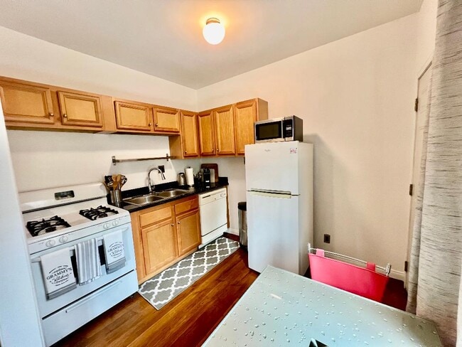 Photo - 1144 N Hudson Ave Unidad 1144