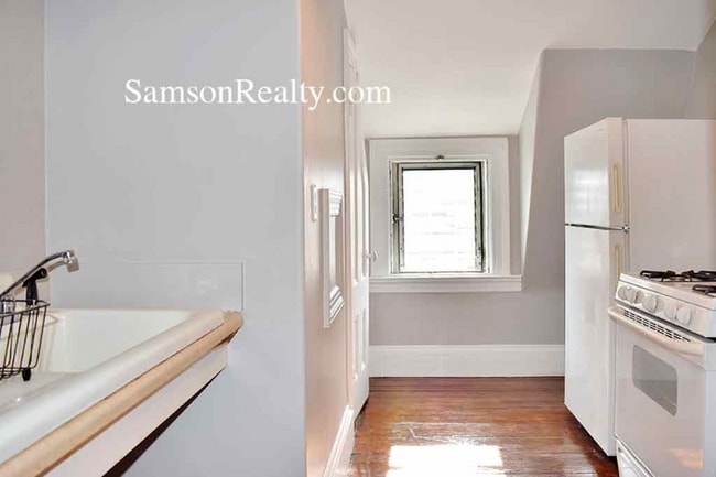 Photo - 109 Bowen St Unit 3R