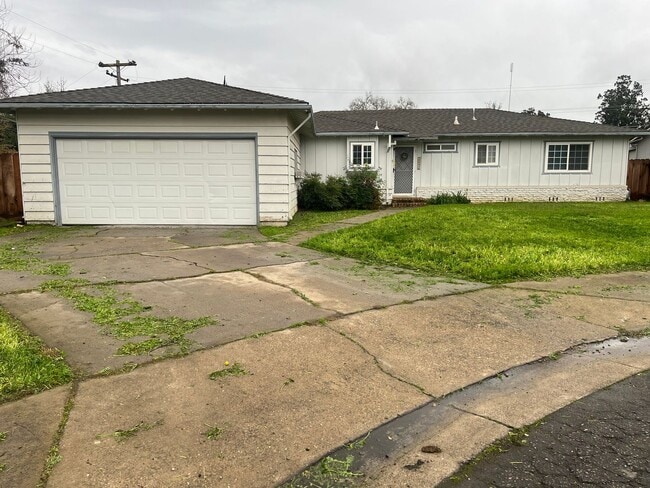 Building Photo - Updated 3 Bedroom Home in North Merced – Cul de Sac Location & Large Lot