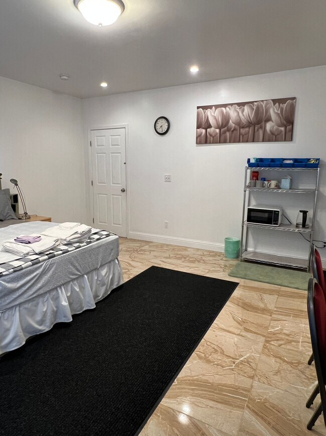 Photo - 1554 Ellis Ave Apartment Unit C