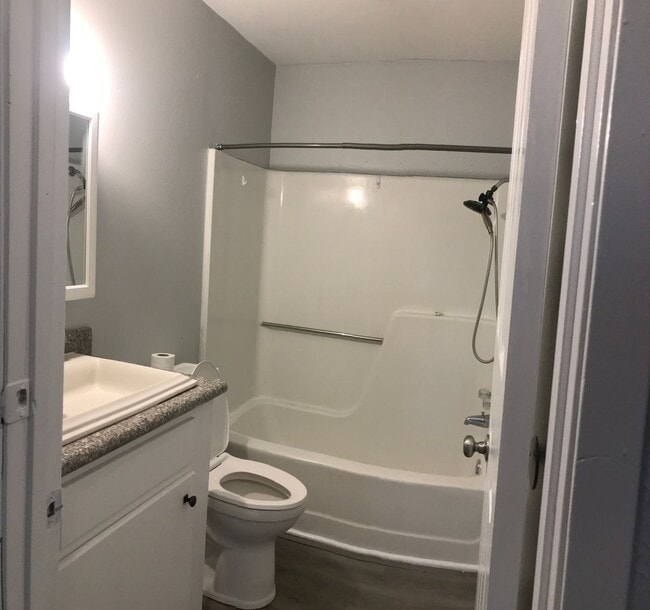 Photo - 304 Latin Dr