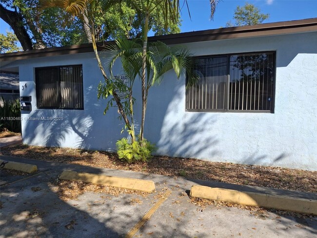 Photo - 34 SW 9th St Apartamento Unidad 1-2