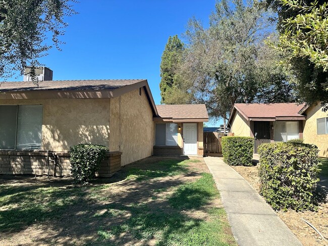 Building Photo - 3013 N Half Moon Dr Unit B