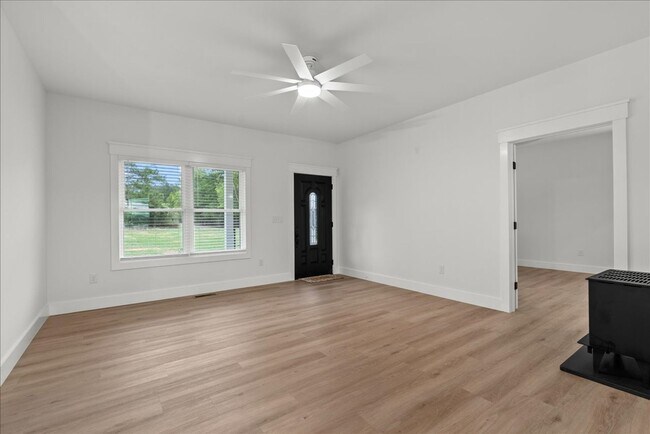 246 Magnolia Dr