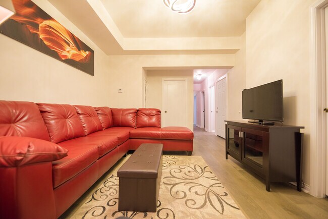 Photo - 2251 W Belmont Ave Unit 2