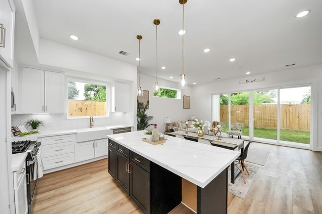 Photo - 7729 Avenue J