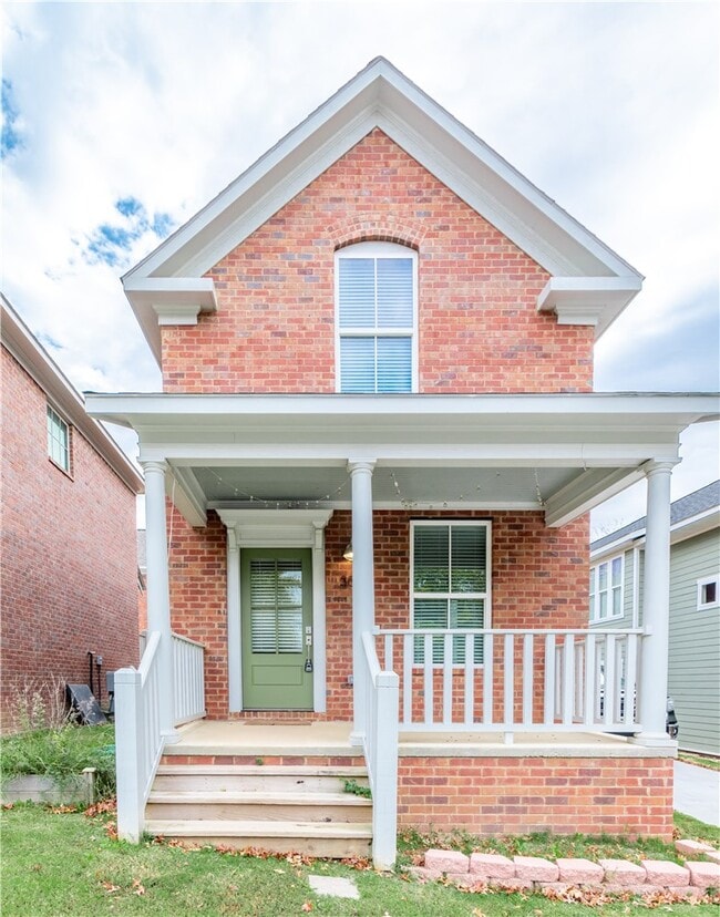 Building Photo - 302 S College Ave