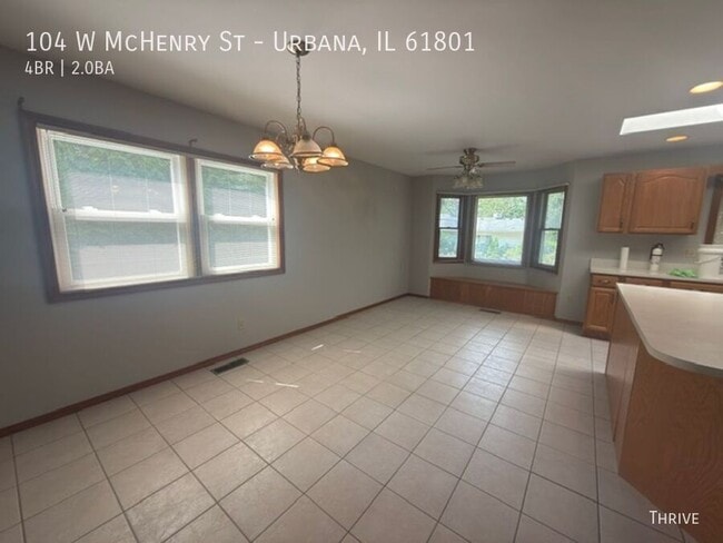 Photo - 104 W McHenry St