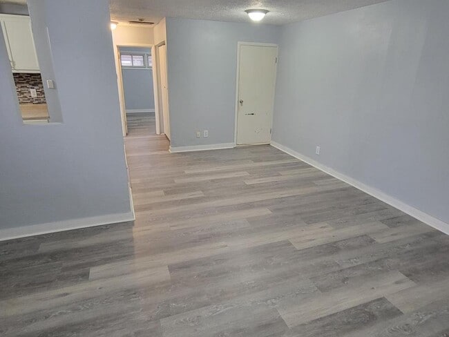 Photo - 2101 S Smithville Rd