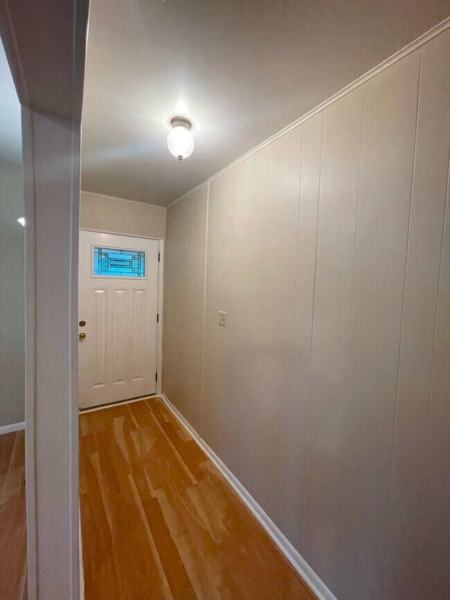 Front Entry/Hall - 1721 Taylor Ave W