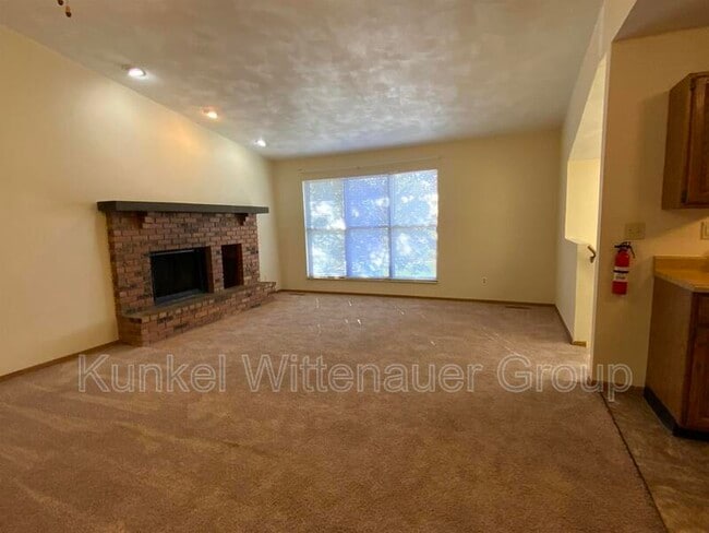 Photo - 700 Ganim Dr